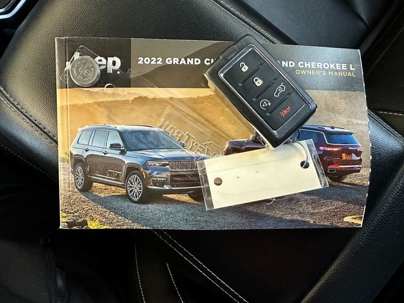 2022 Jeep Grand Cherokee LimitedImage 8