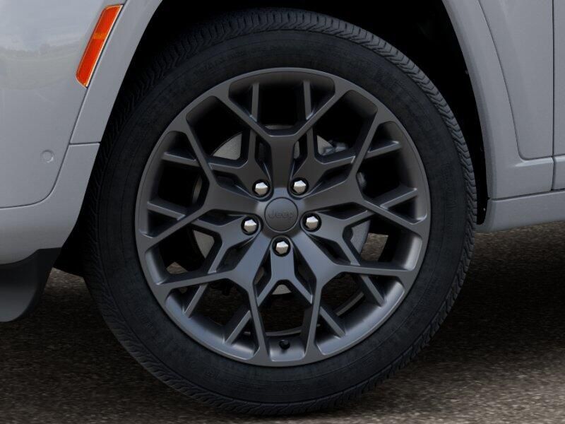 New 2026 Jeep Grand Cherokee L Summit 4x4Image 8
