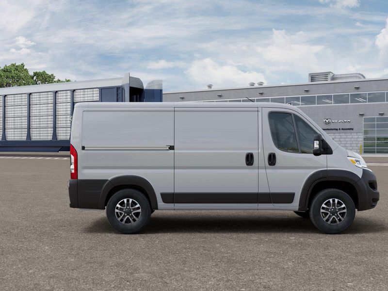 New 2026 RAM Promaster 2500 Slt Cargo Van Low Roof 136