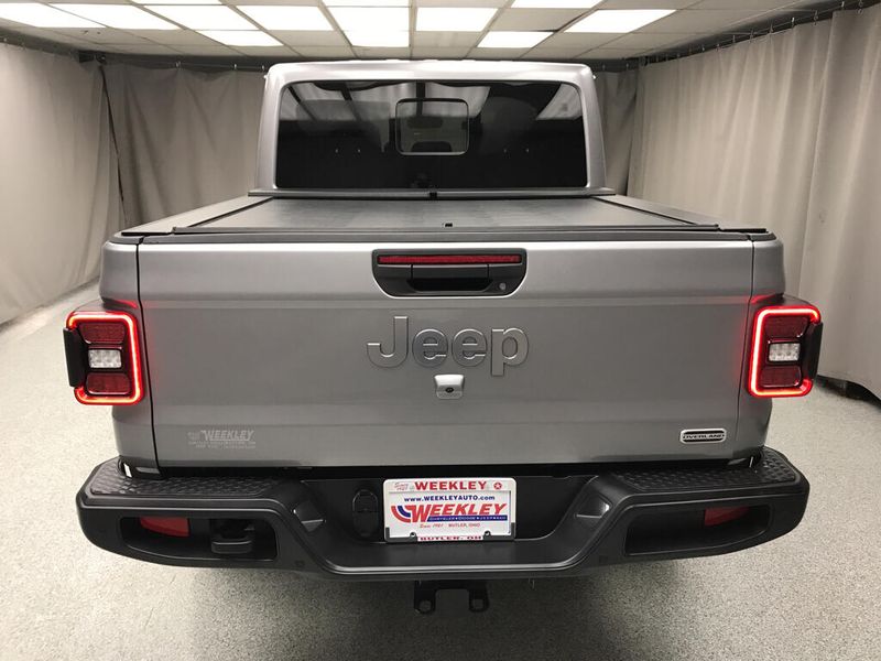Used 2021 Jeep Gladiator OverlandImage 3