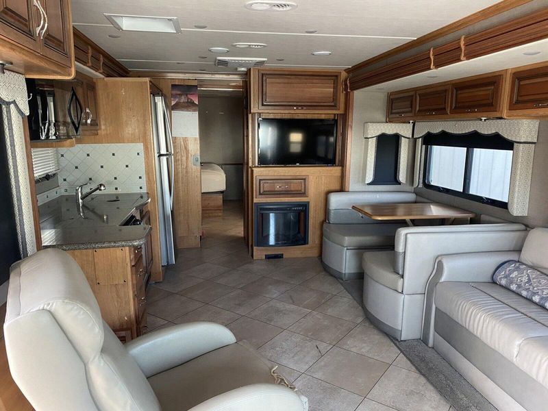 Used 2016 HOLIDAY RAMBLER VACATIONER 34ST MOTOR HOME Image 8