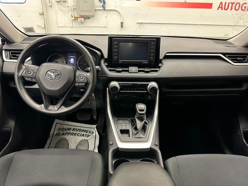 2021 Toyota RAV4 LEImage 23