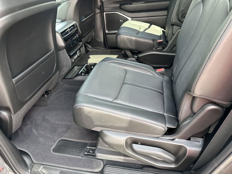 2025 Jeep Wagoneer Carbide 4x4Image 16