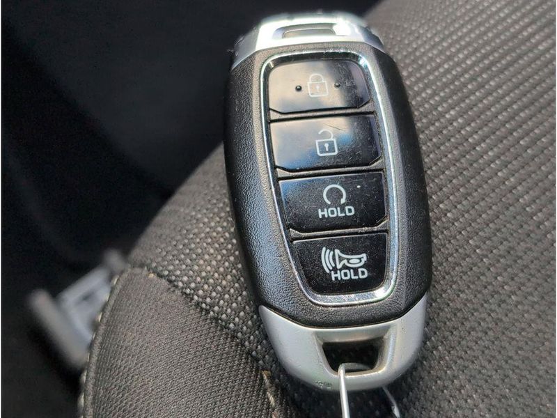 Used 2022 Hyundai Kona SELImage 19