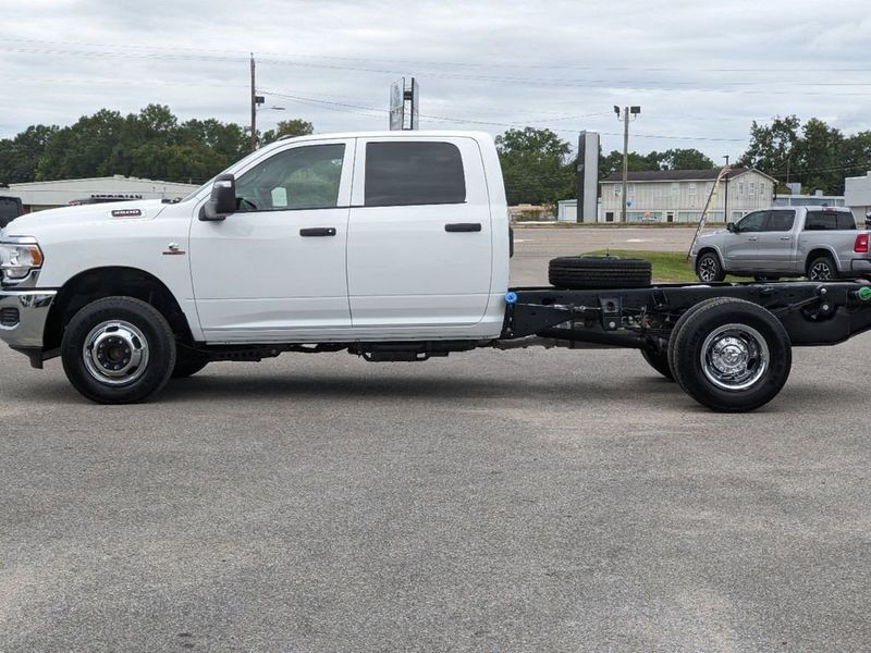 2024 RAM 3500 Tradesman Crew Cab Chassis 4x4 60