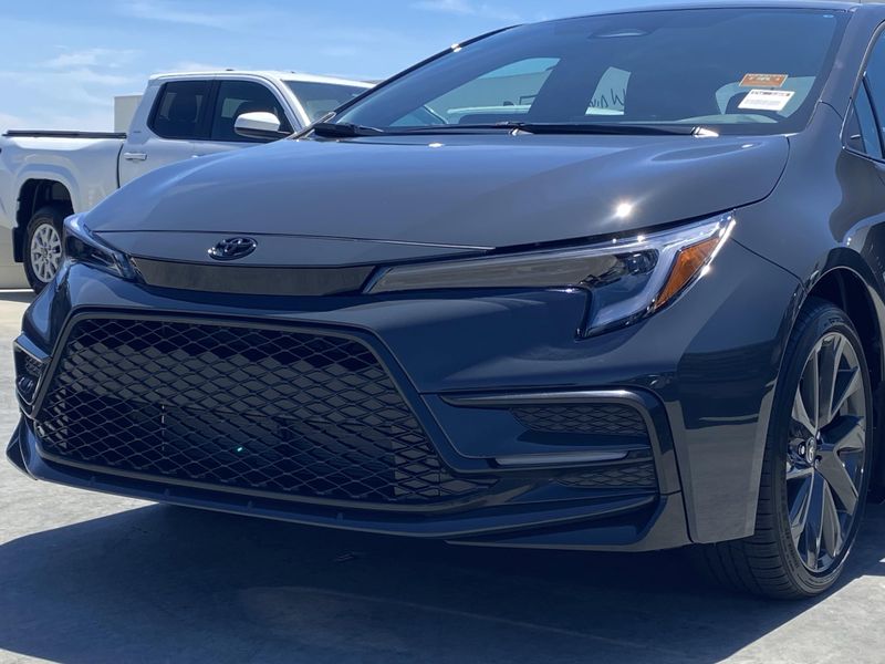 New 2025 Toyota Corolla SEImage 7