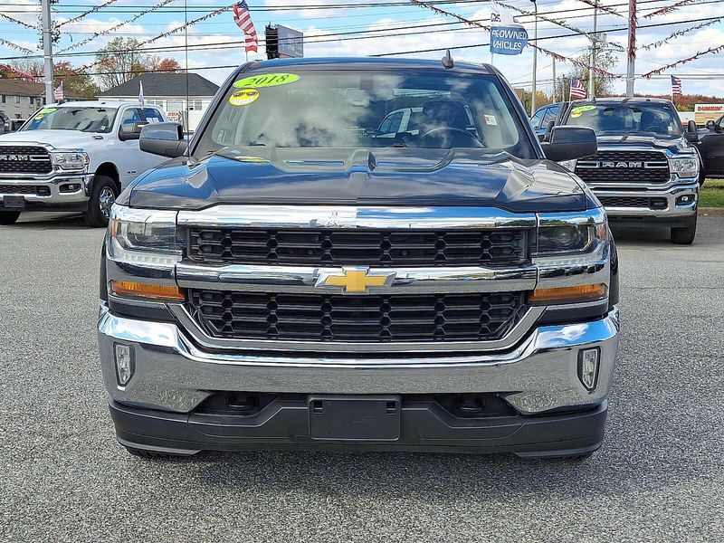 2018 Chevrolet Silverado 1500 photo 2