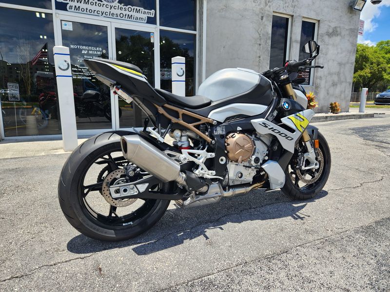 2022 BMW S 1000 R Image 11