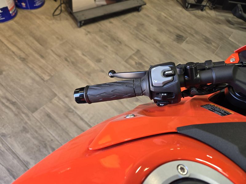 NEW 2026 SUZUKI GSX 8R Image 14