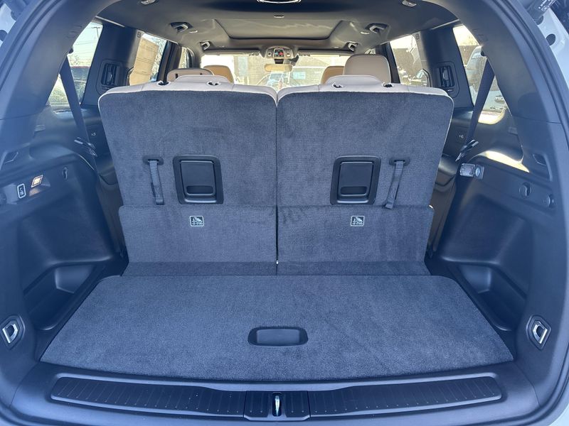 New 2025 Jeep Grand Cherokee L Limited 4x4Image 11