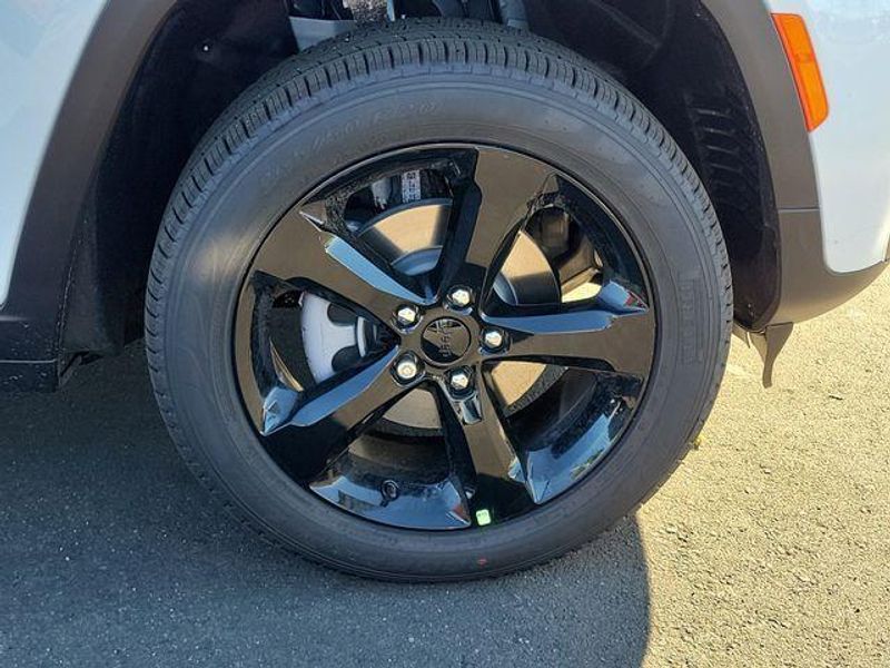 New 2026 Jeep Grand Cherokee Limited 4x2