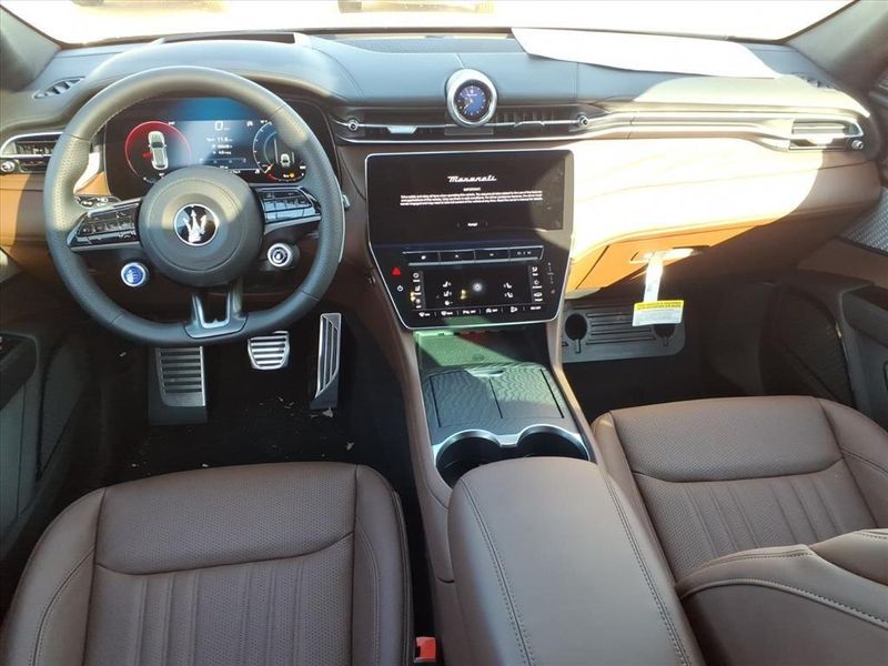 New 2026 Maserati Grecale ModenaImage 12