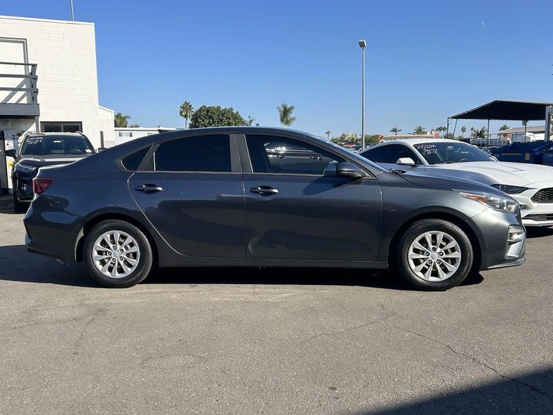 2020 Kia Forte FEImage 2