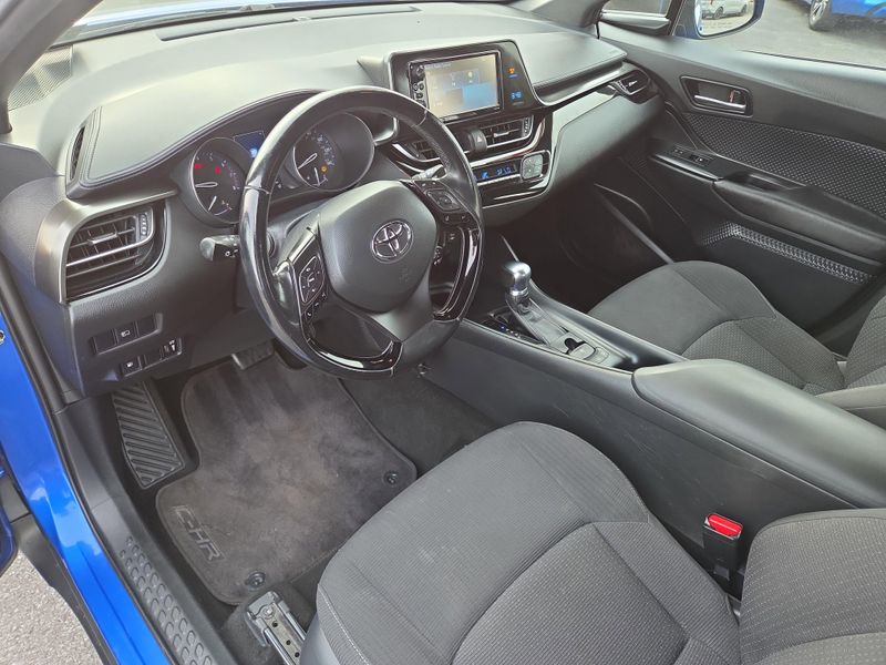 2018 Toyota C-HR XLE photo 15