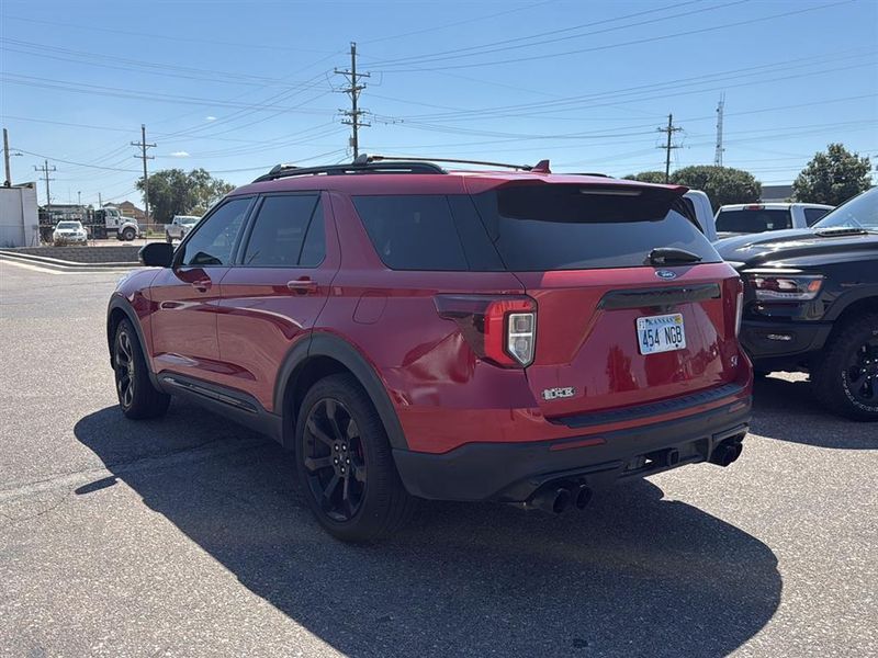2020 Ford Explorer ST photo 3
