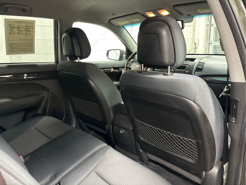 2012 Kia Sorento LX photo 31
