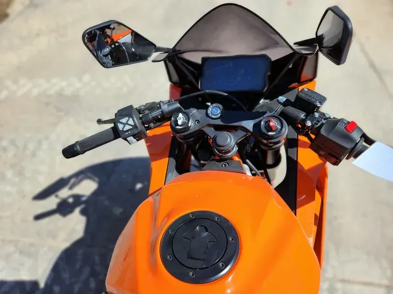 2024 KTM RC 390 ORANGEImage 9