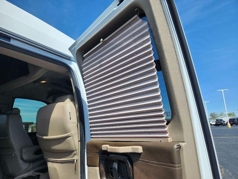 2019 GMC Savana Image 32