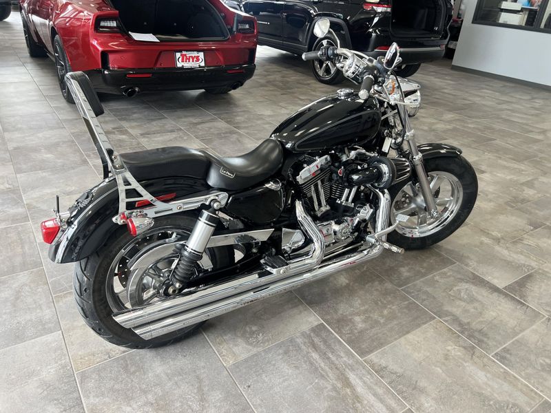 Used 2011 Harley-Davidson Sportster 1200 Custom Image 2