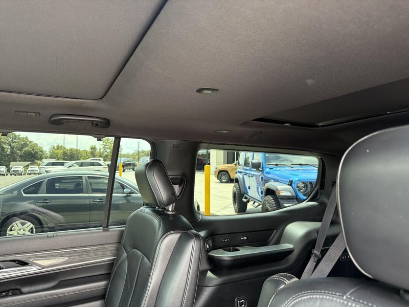 2022 Jeep Wagoneer Series IIIImage 33