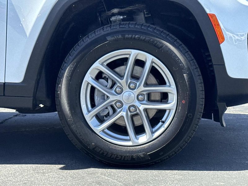 New 2026 Jeep Grand Cherokee Laredo X 4x2
