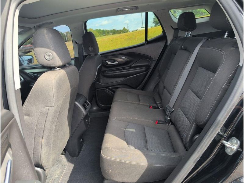 Used 2024 GMC Terrain SLEImage 30
