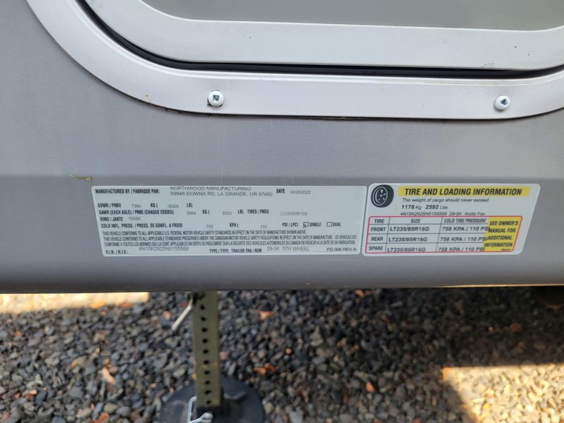 Used 2022 ARCTIC FOX 29-5K Image 8