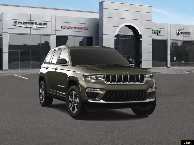 2024 Jeep Grand Cherokee 4xe photo 3