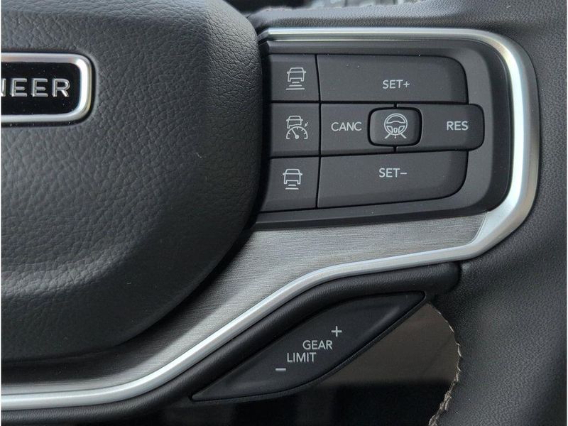 2026 Jeep Grand Wagoneer Limited Reserve 4x4Image 24