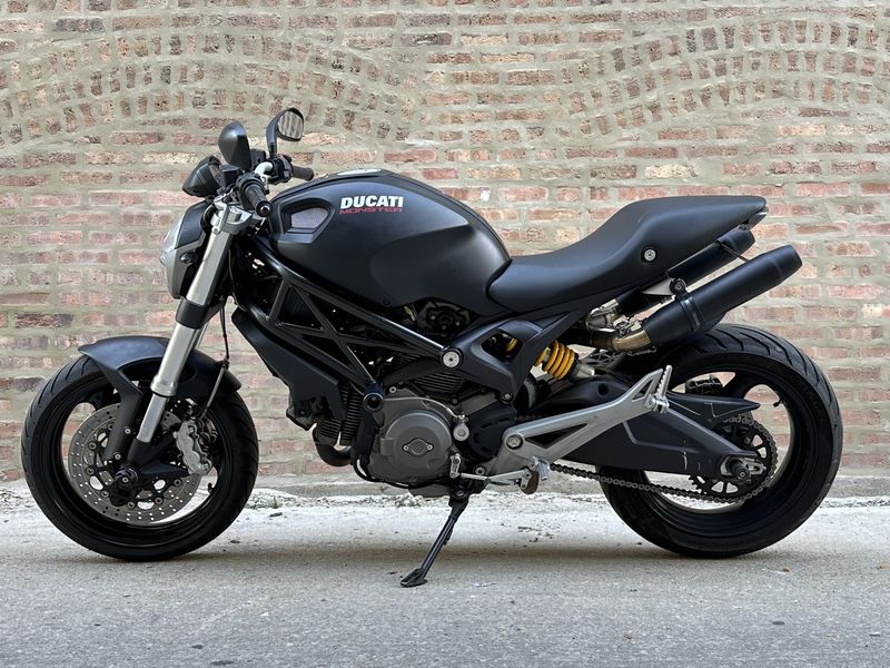 2014 Ducati Monster 696  Image 2