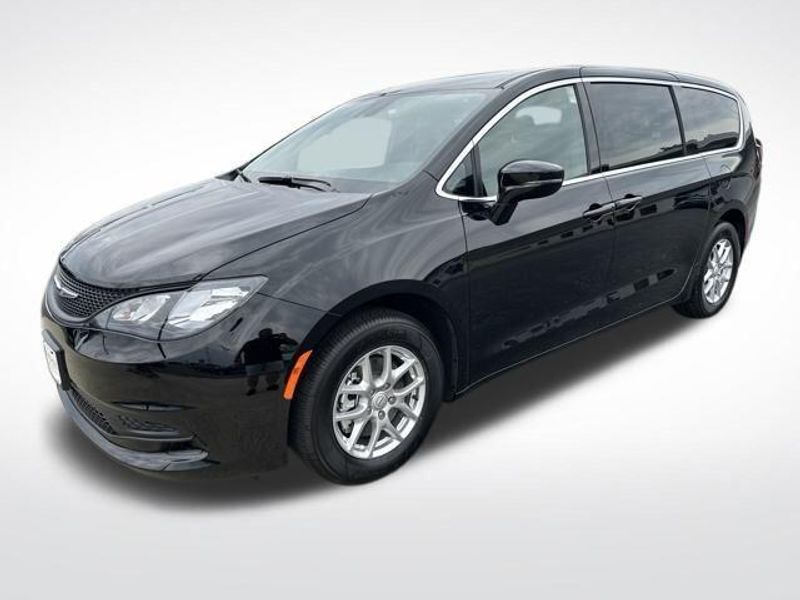 2026 Chrysler Voyager Lx