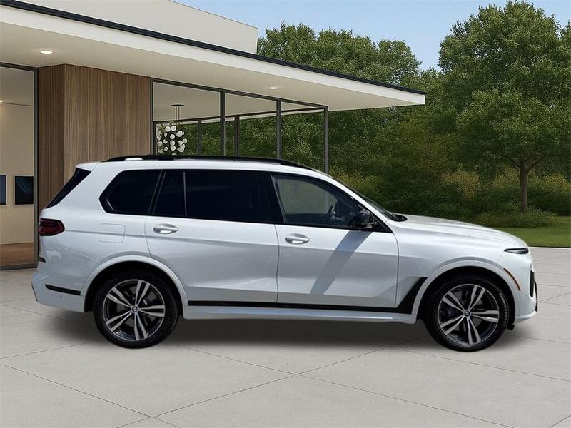 Used 2025 BMW X7 M60iImage 5