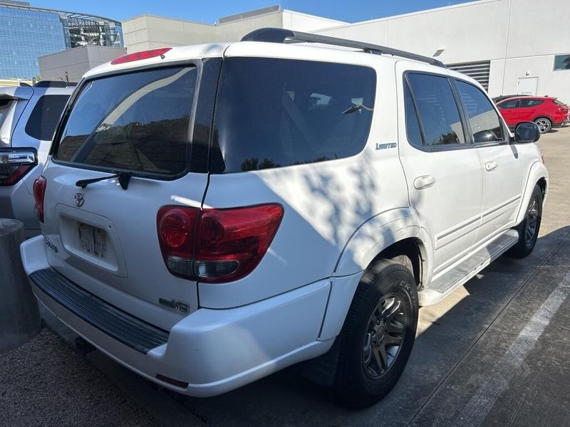 2007 Toyota Sequoia LimitedImage 3