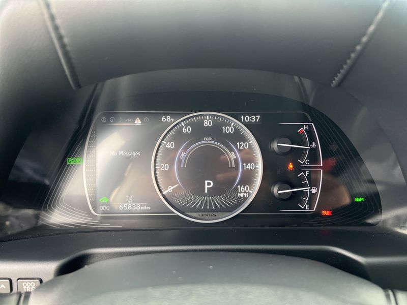 2019 Lexus ES 300hImage 9