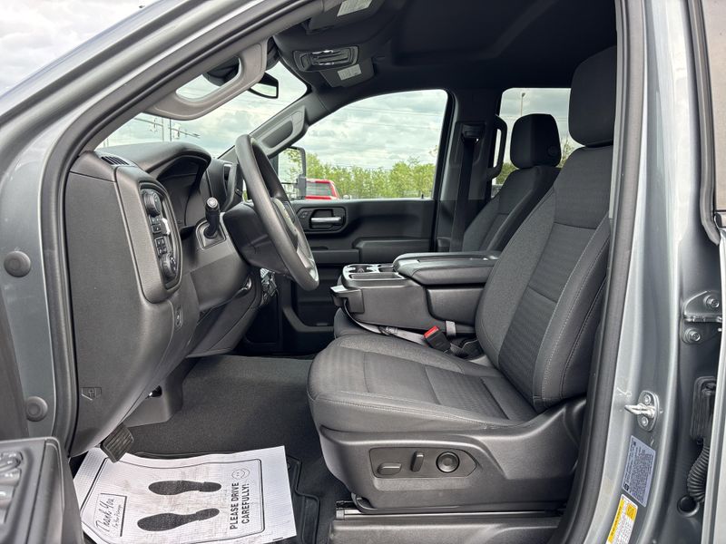 Used 2024 Chevrolet Silverado 2500HD CustomImage 19