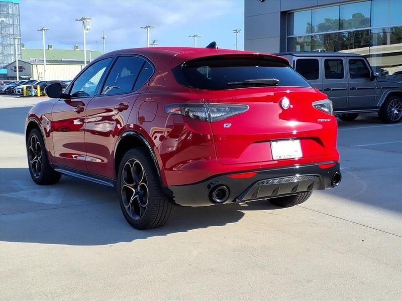 New 2025 Alfa Romeo Stelvio Intensa AwdImage 9