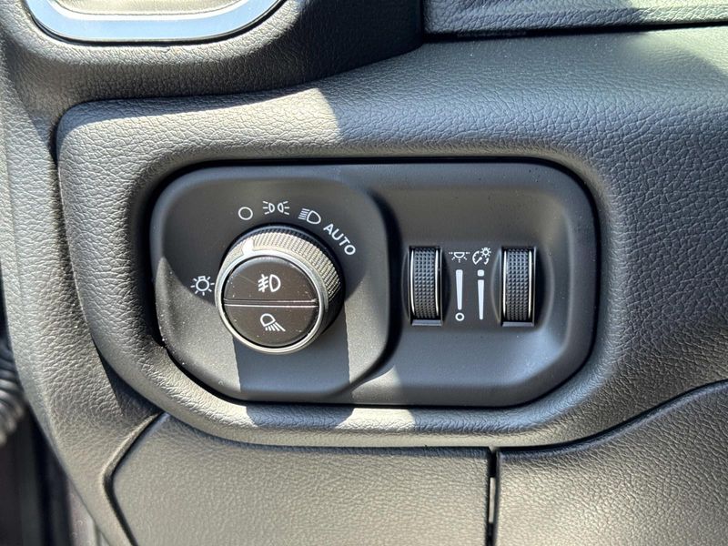 New 2026 RAM 2500 Laramie Crew Cab 4x4 8' Box