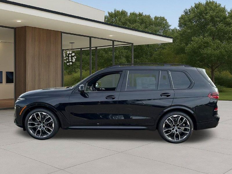 New 2027 BMW X7 xDrive40iImage 13