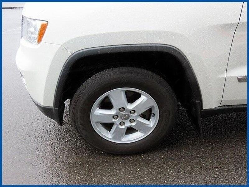 2012 Jeep Grand Cherokee LaredoImage 4