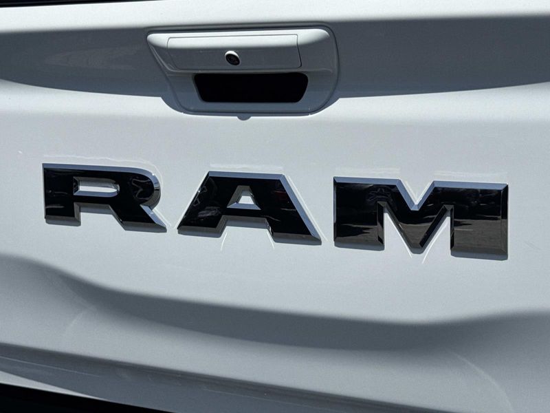 New 2026 RAM 1500 Laramie Crew Cab 4x4 6'4' Box