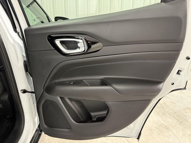 New 2026 Jeep Compass Latitude Altitude 4x4Image 9