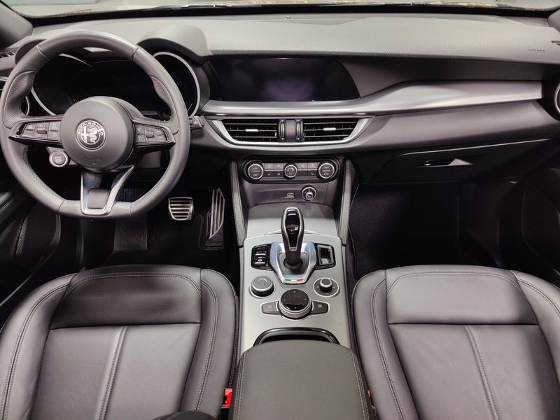 Used 2024 Alfa Romeo Stelvio Ti AWD w/Sunroof & NavImage 21