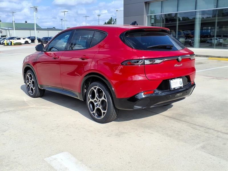 New 2025 Alfa Romeo Tonale AwdImage 9