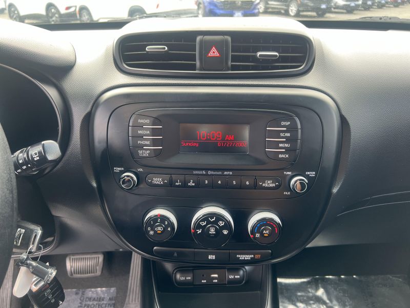 2016 Kia Soul BaseImage 14