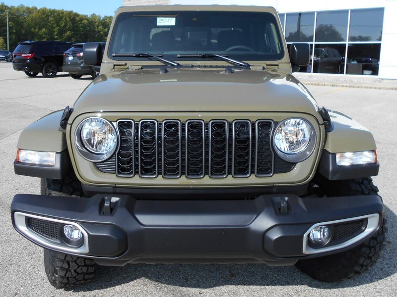 2025 Jeep Gladiator High Tide 4x4Image 34
