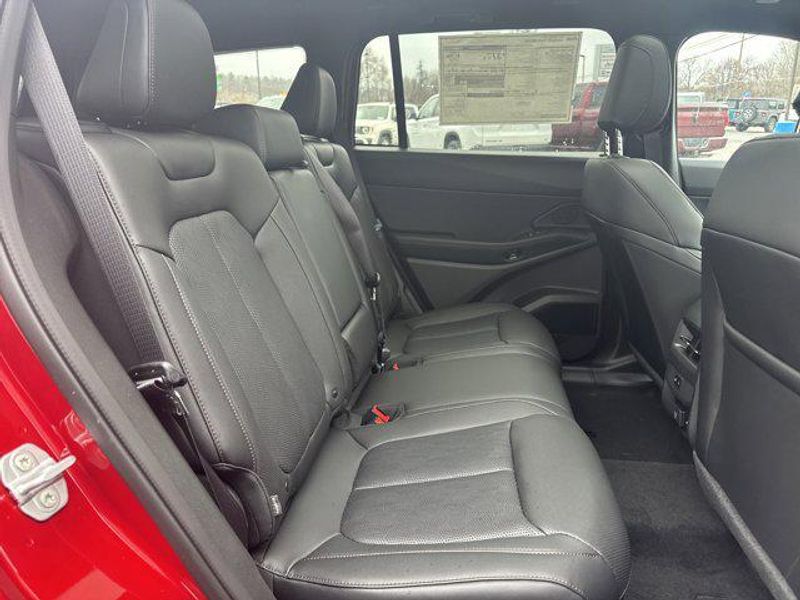 New 2026 Jeep Cherokee Overland 4x4Image 21