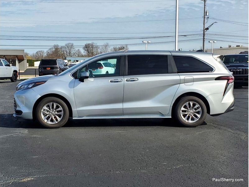 Used 2024 Toyota Sienna LE