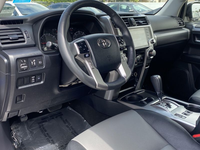 2022 Toyota 4Runner SR5 PremiumImage 17