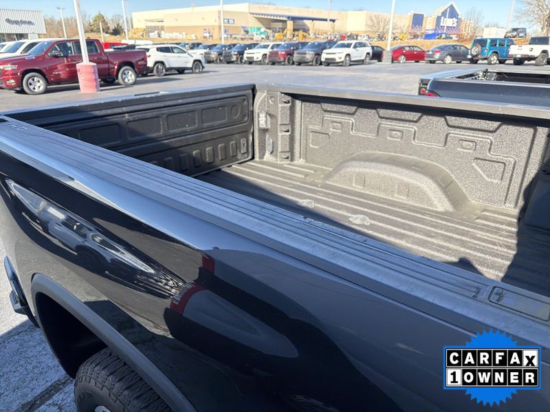 Used 2024 Chevrolet Silverado 2500HD CustomImage 7