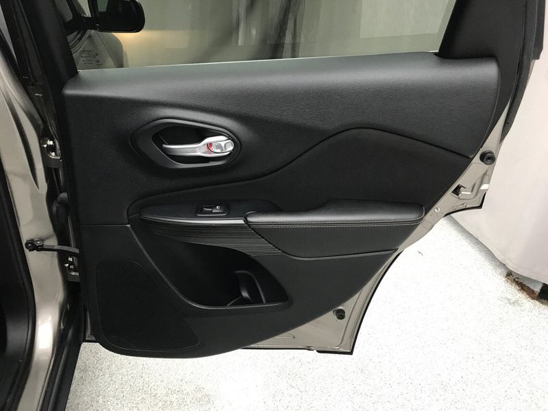 Used 2016 Jeep Cherokee LatitudeImage 13